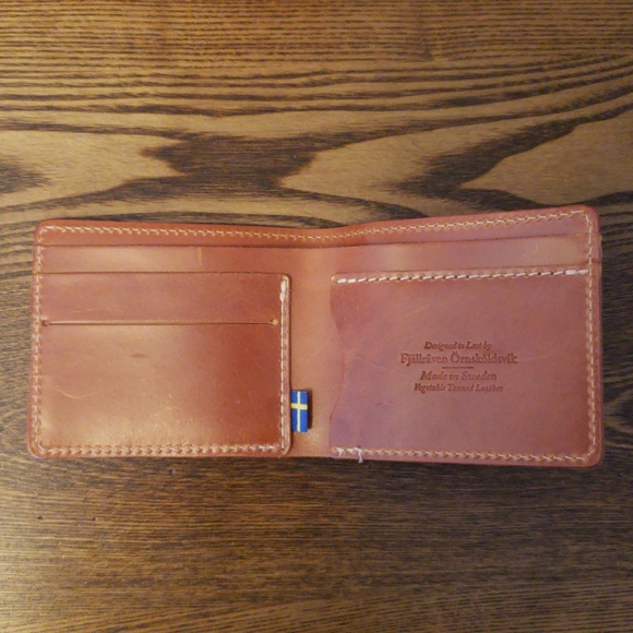⭐SALE⭐ Fjallraven Ovik Wallet Made in Sweden - Picture 2 of 4